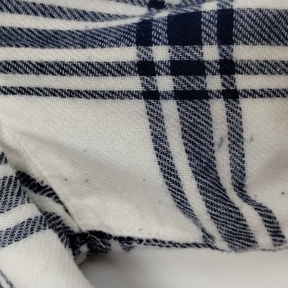 Madewell women's small button back blue/white plaid flannel feel material top - Picture 12 of 13
